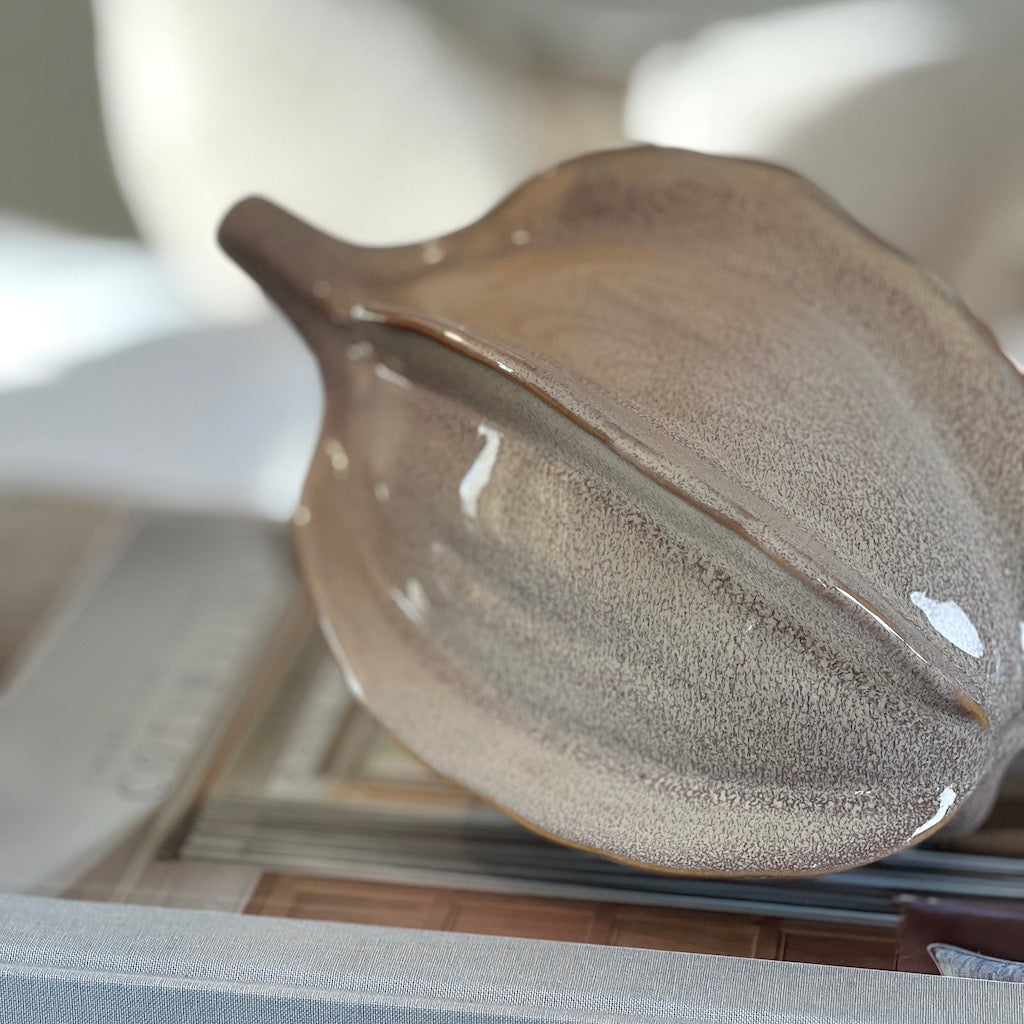 Stoneware Glazed Coco Pod