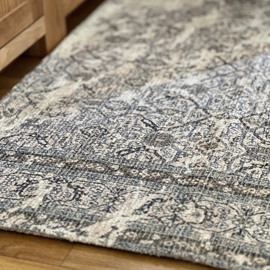 Vintage Style Faded Heavy Throw