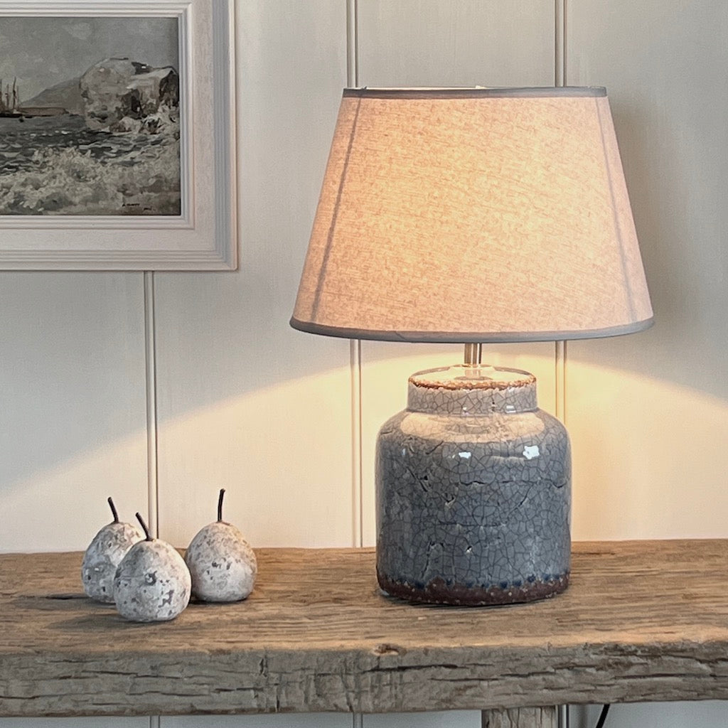 Ilmos Distressed Ceramic Table Lamp