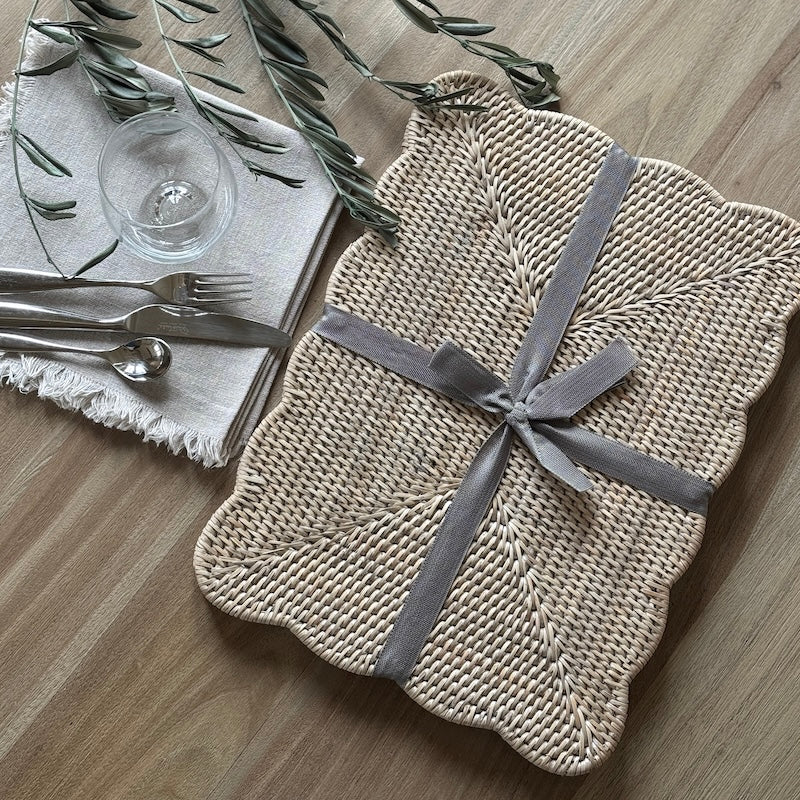 Rattan Scallop Edge Rectangular Placemat