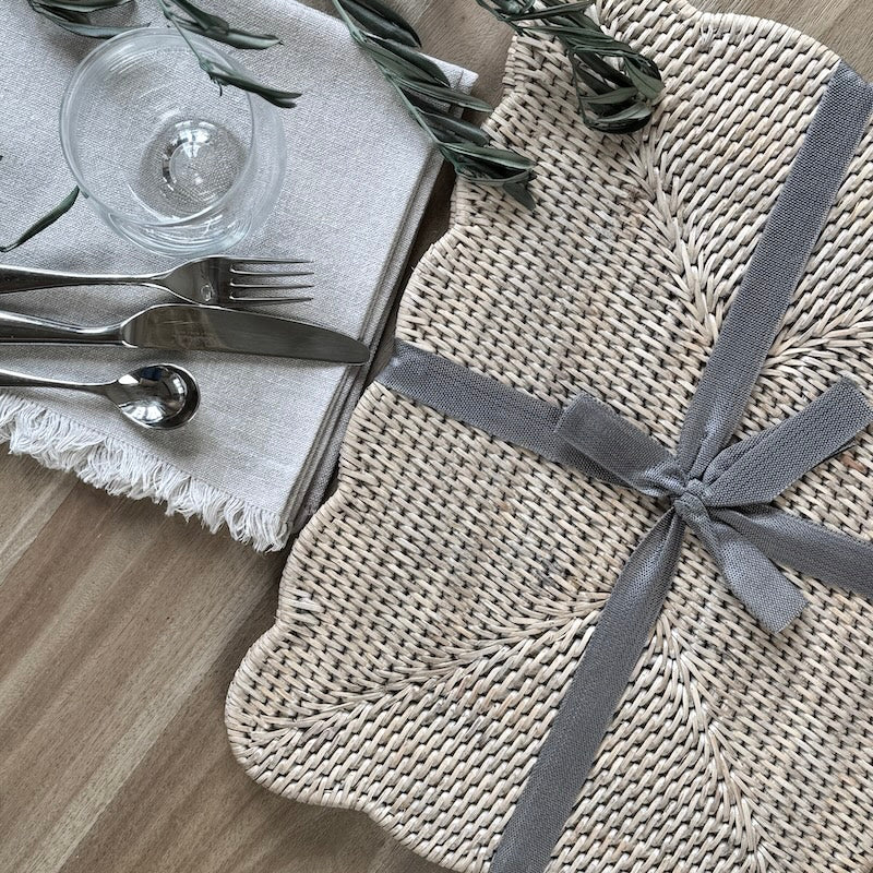 Rattan Scallop Edge Rectangular Placemat