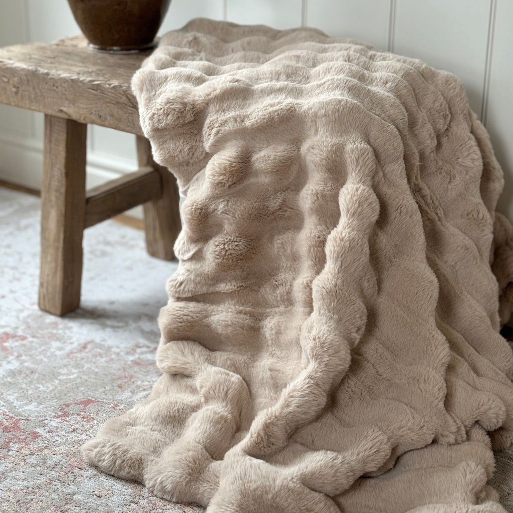 Luxury Soft Shell Faux Fur Throw