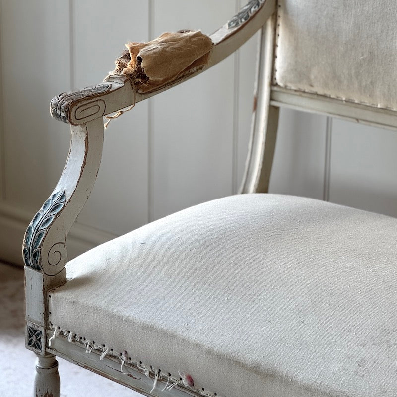 Simple Classic Vintage French Sofa