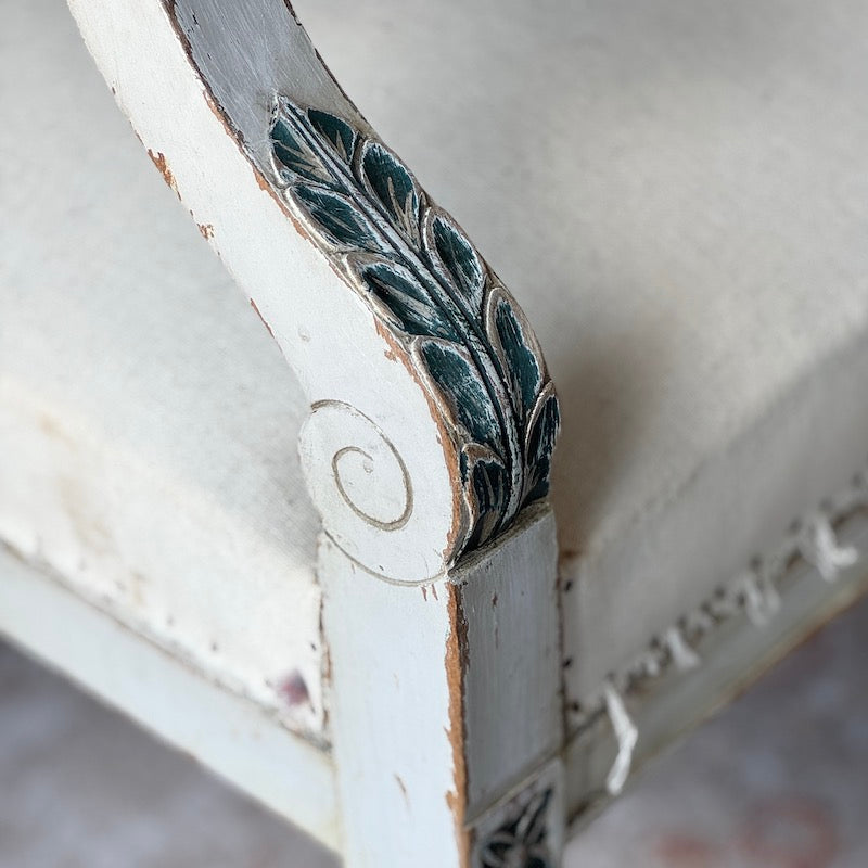 Simple Classic Vintage French Sofa