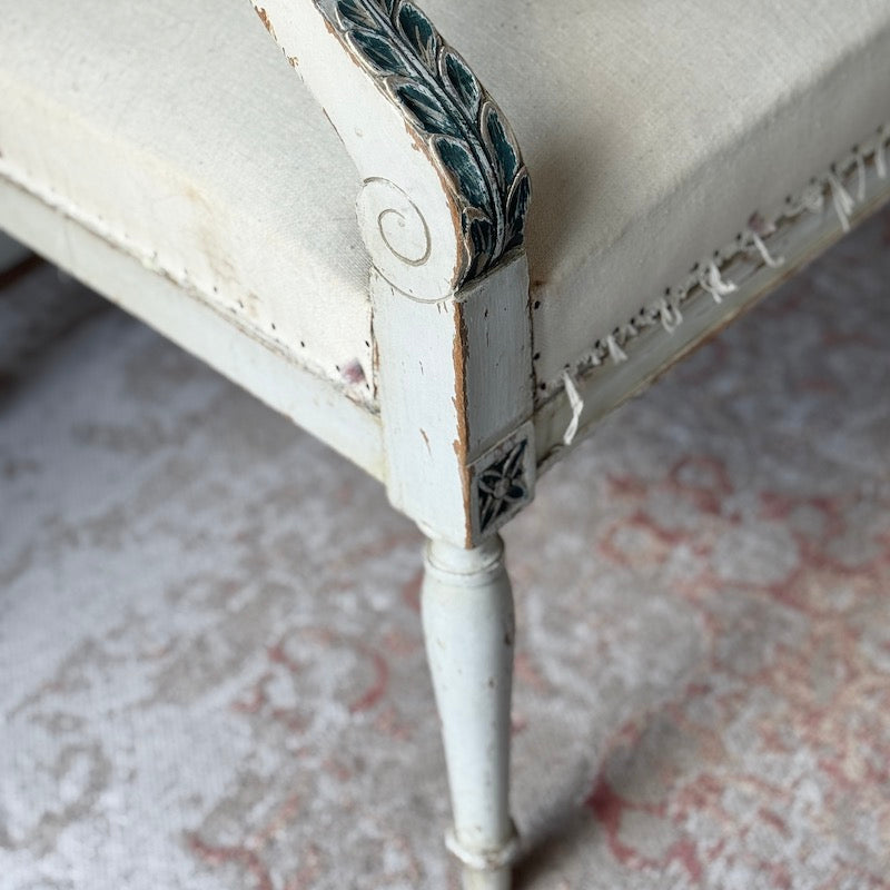 Simple Classic Vintage French Sofa