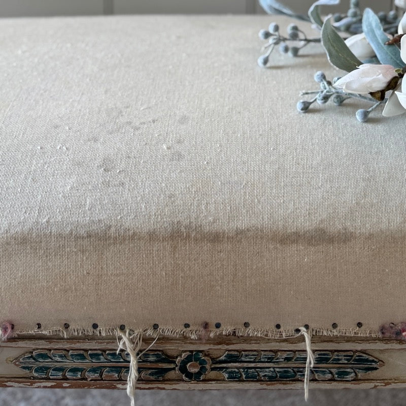 Simple Classic Vintage French Sofa