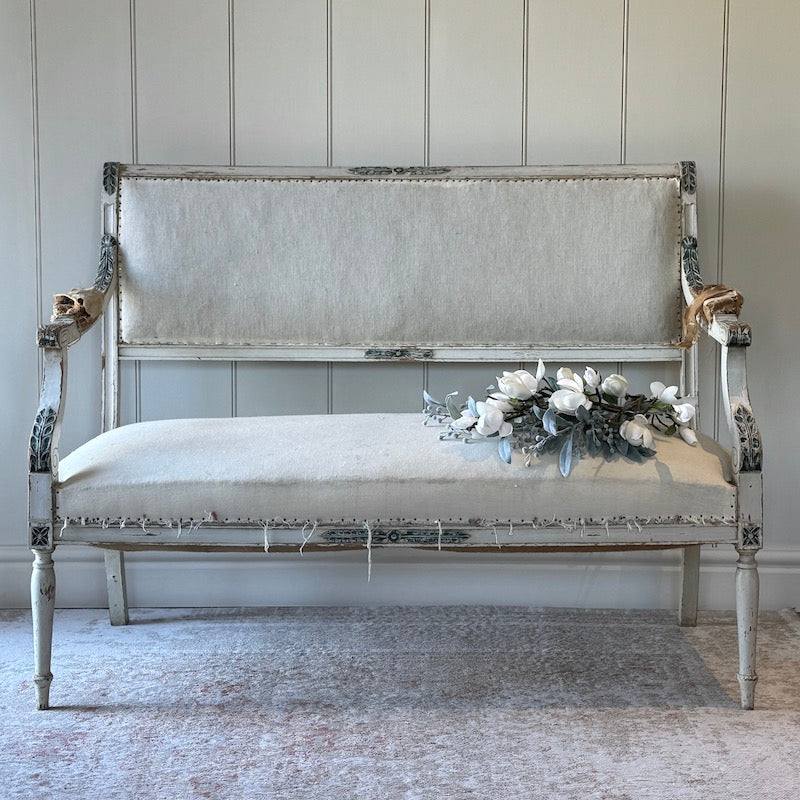 Simple Classic Vintage French Sofa