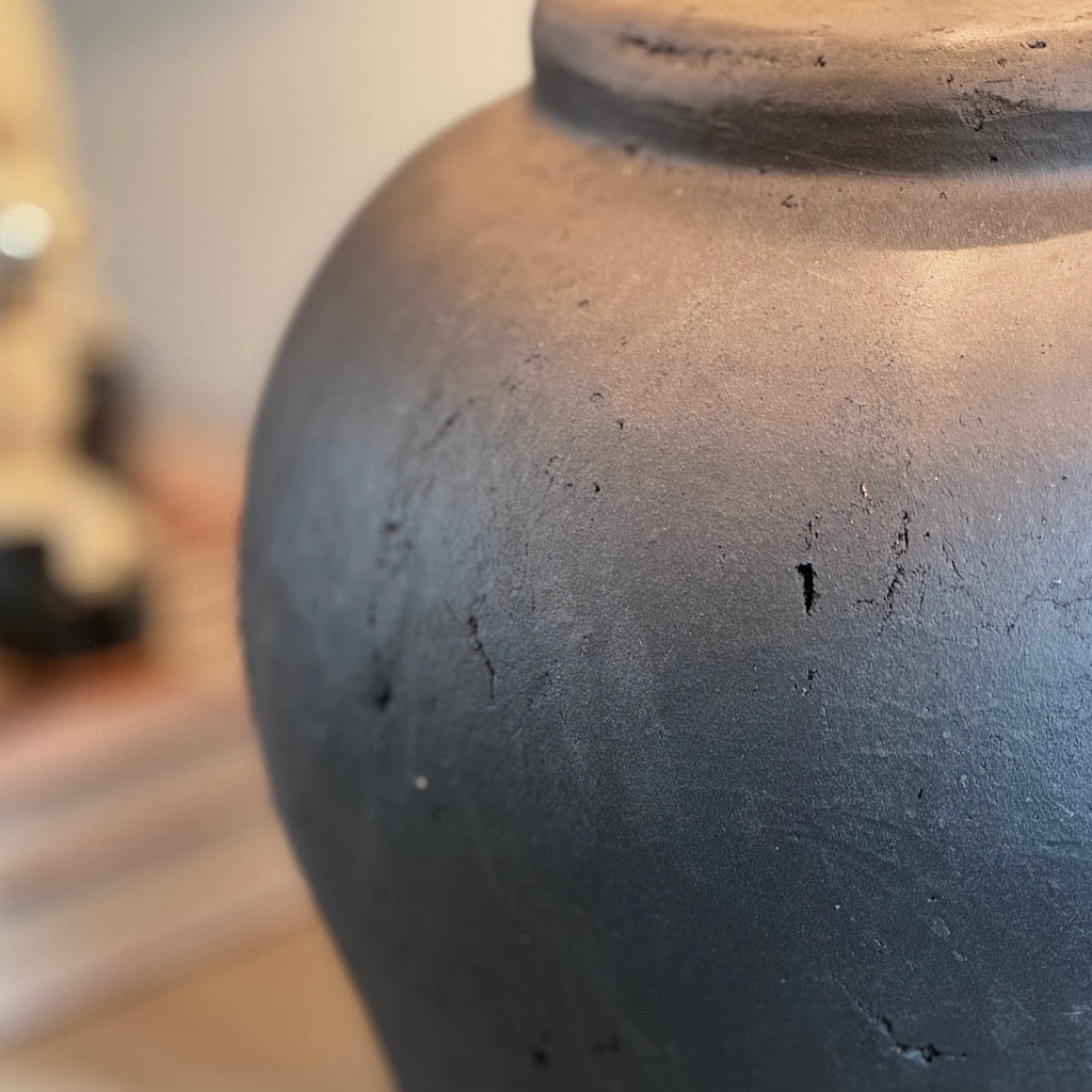 Matt Black Etna Table Lamp