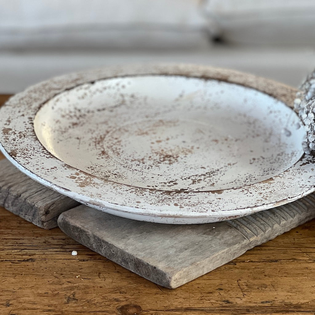 White Distressed Wooden Decorative Tableware