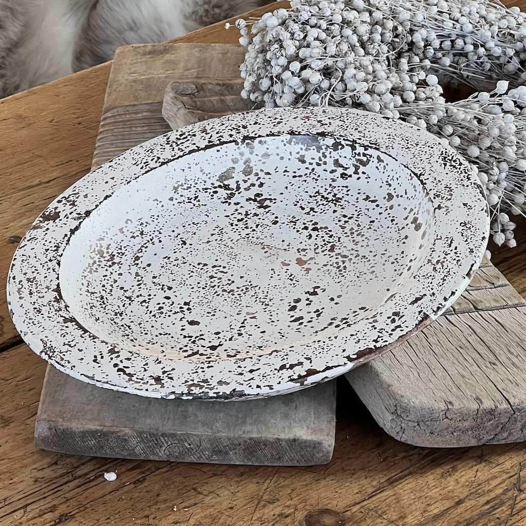 White Distressed Wooden Decorative Tableware