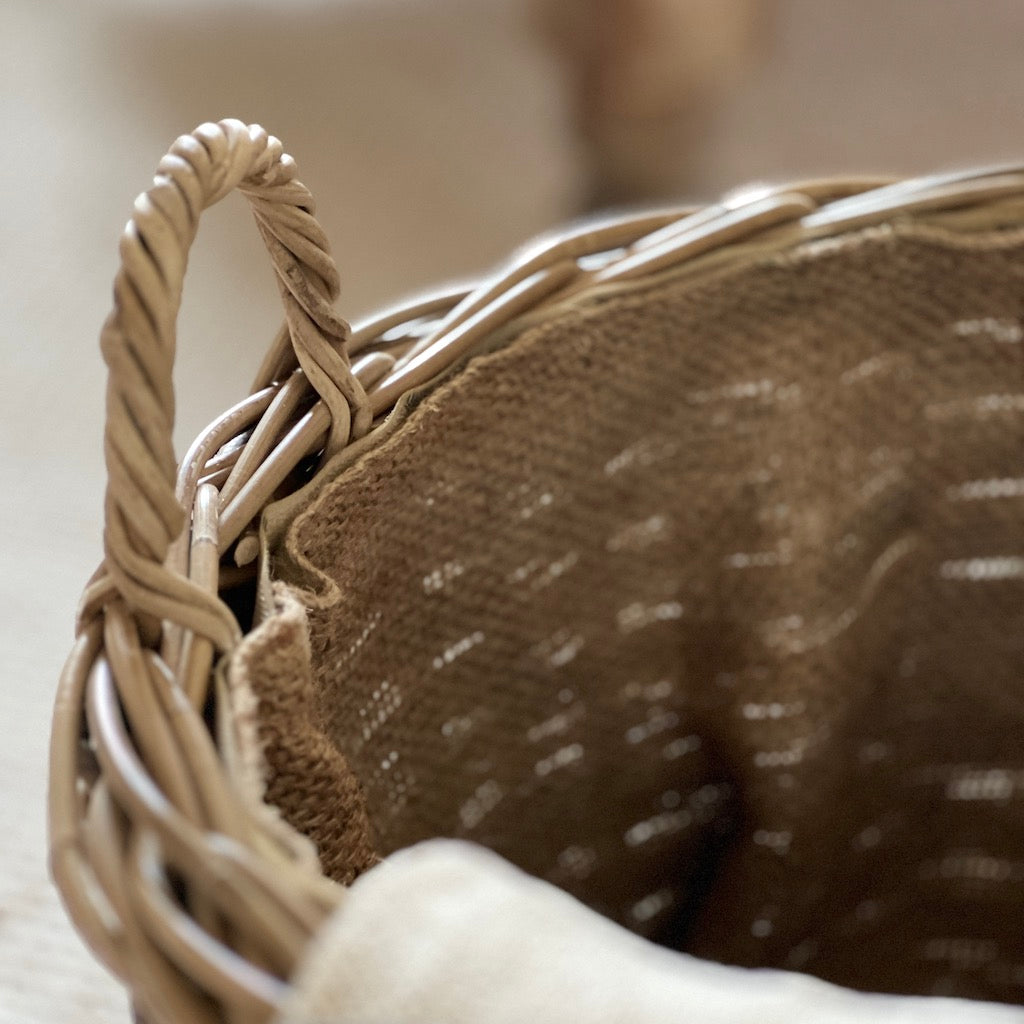Round Basket With Ear Handles & Jute Liner
