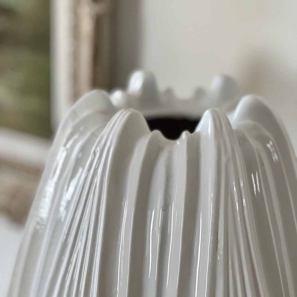 White Textured Ceramic Vase Tulip - SECOND (Discount applied)