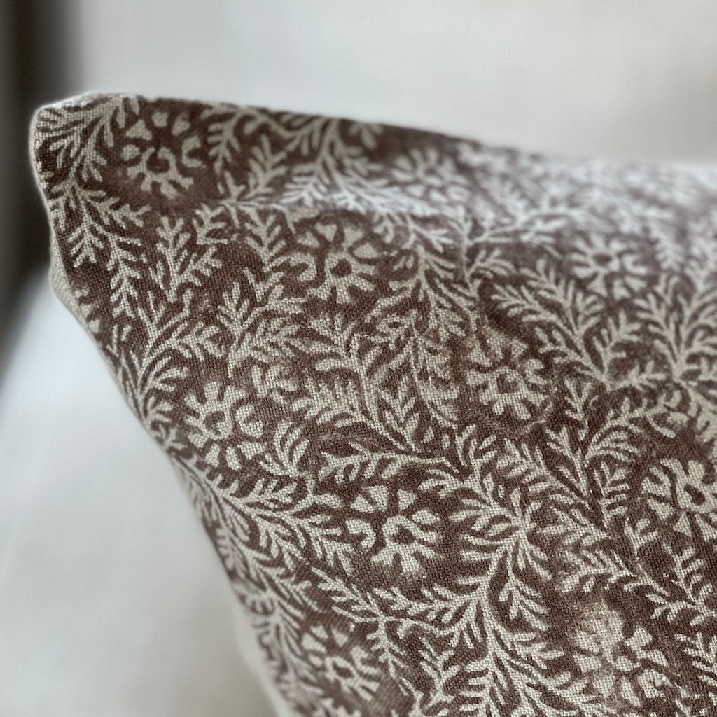 Daisy Linen Cushion Cover